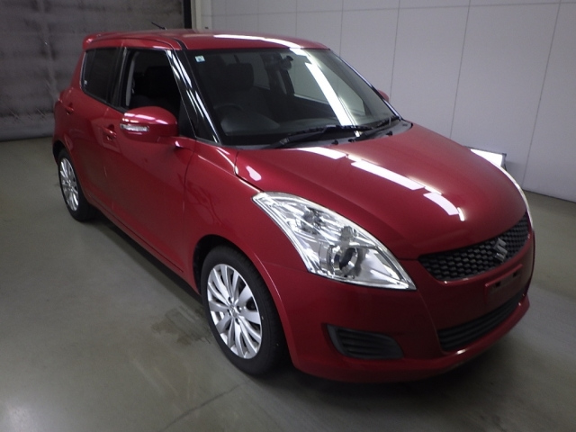 SUZUKI SWIFT — фото