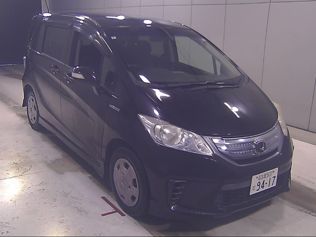 HONDA FREED — фото