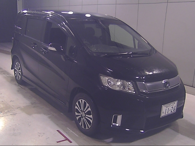 HONDA FREED — фото