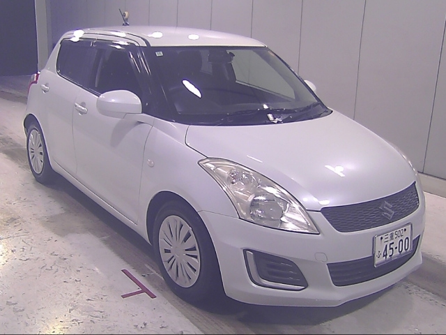 SUZUKI SWIFT — фото