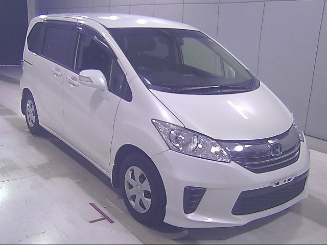HONDA FREED — фото