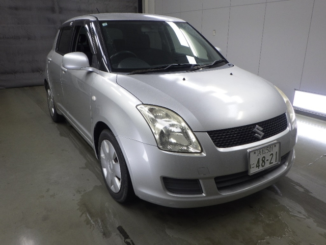 SUZUKI SWIFT — фото
