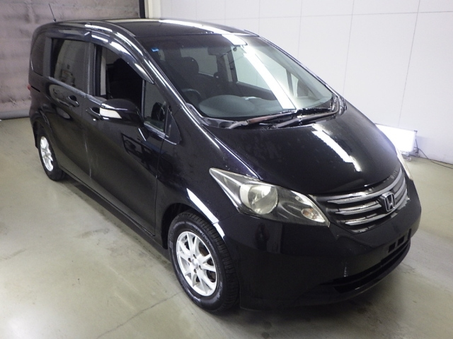 HONDA FREED — фото