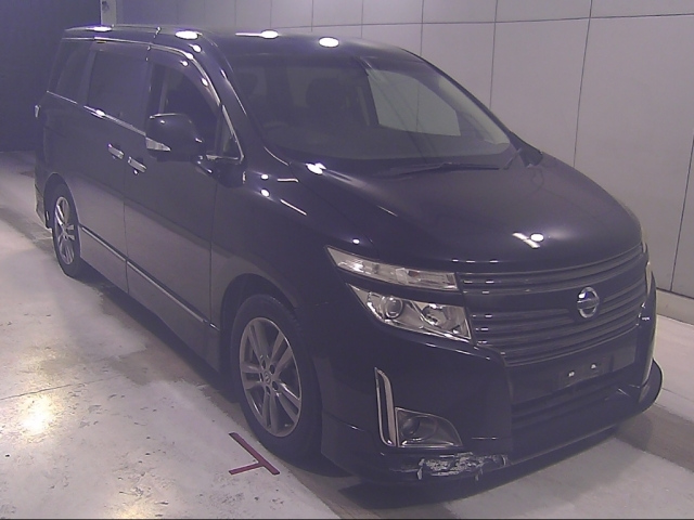 NISSAN ELGRAND — фото