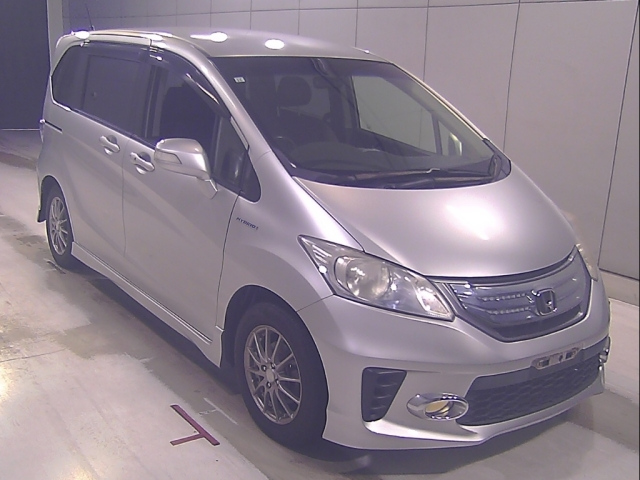 HONDA FREED — фото