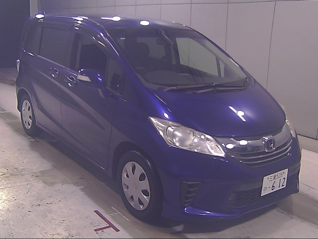 HONDA FREED — фото
