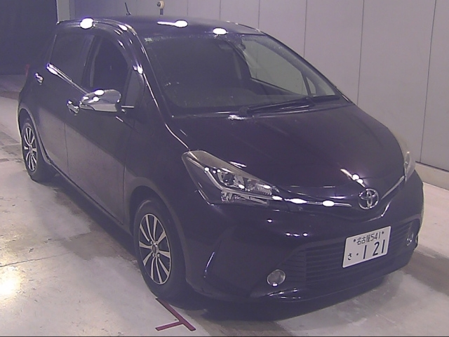 TOYOTA VITZ — фото