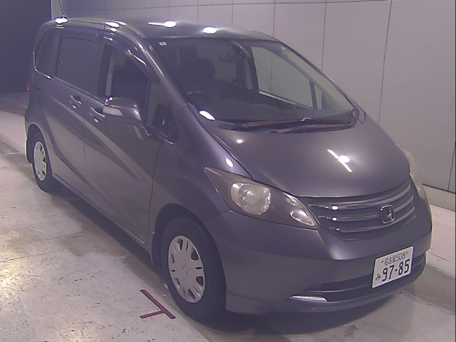 HONDA FREED — фото