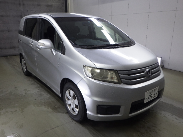 HONDA FREED — фото