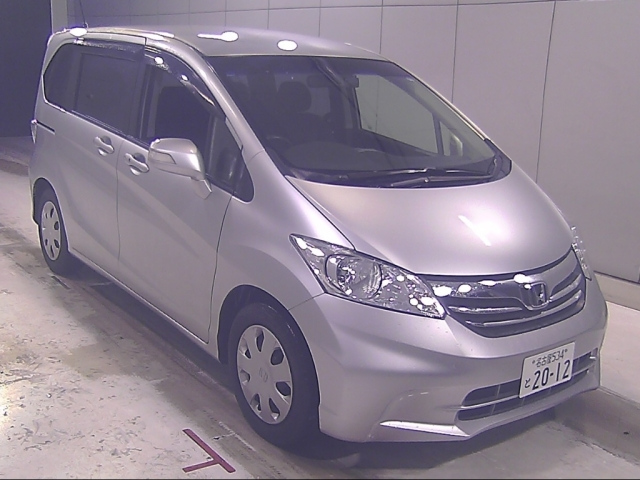 HONDA FREED — фото