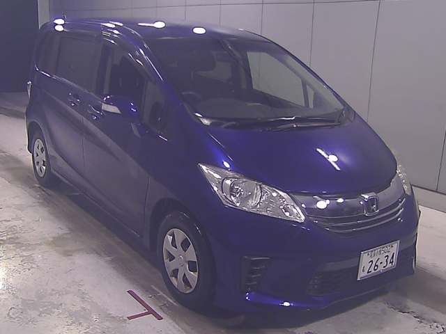 HONDA FREED — фото