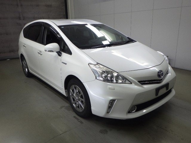 TOYOTA PRIUS — фото