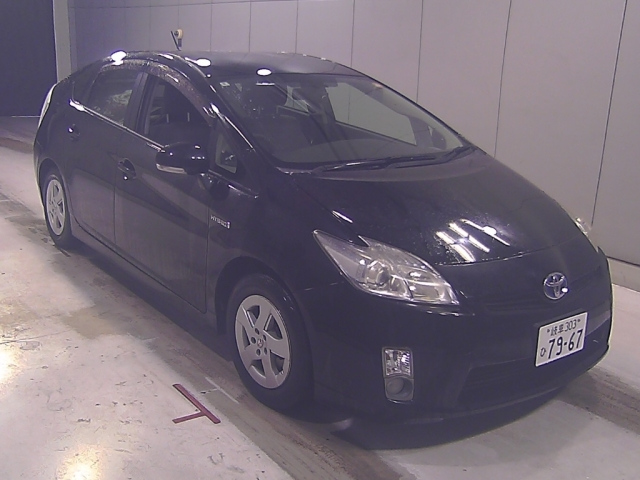 TOYOTA PRIUS — фото