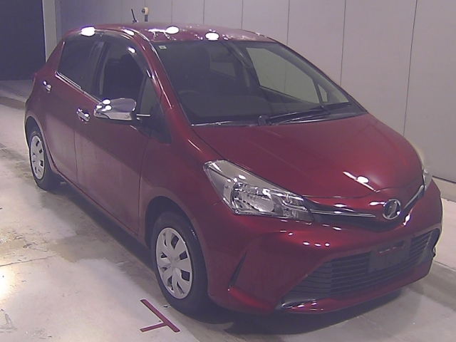 TOYOTA VITZ — фото
