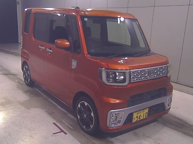 DAIHATSU WAKE — фото