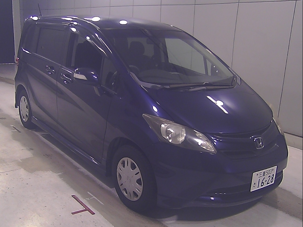 HONDA FREED — фото