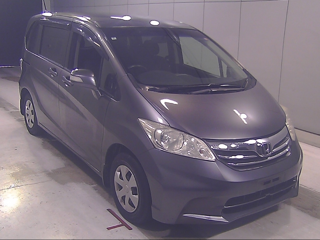 HONDA FREED — фото