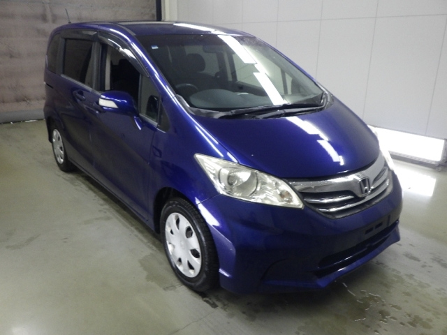 HONDA FREED — фото