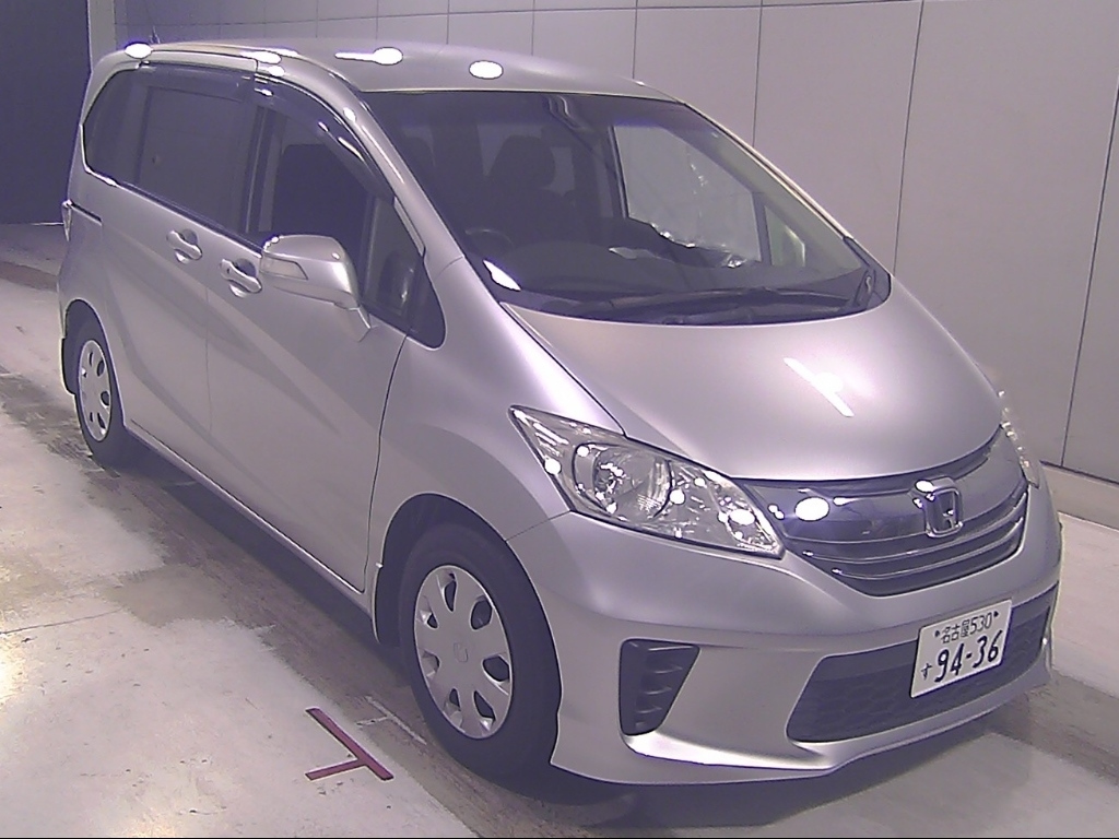 HONDA FREED — фото