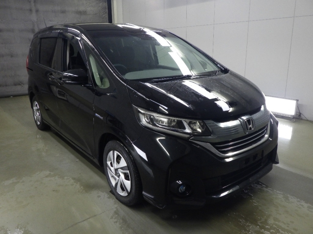 HONDA FREED — фото