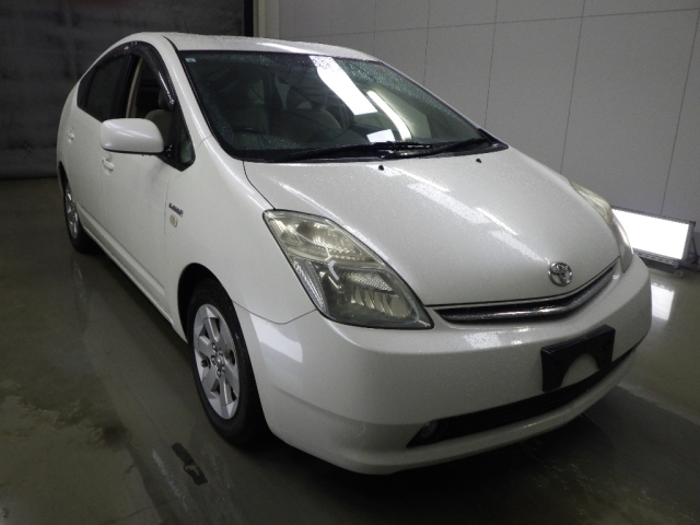 TOYOTA PRIUS — фото