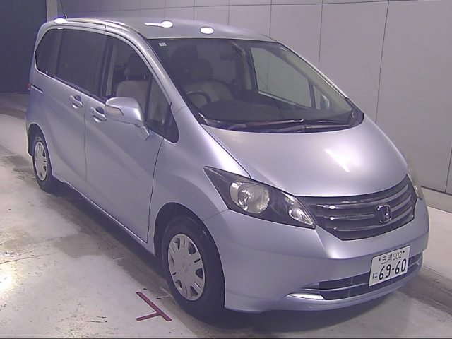 HONDA FREED — фото