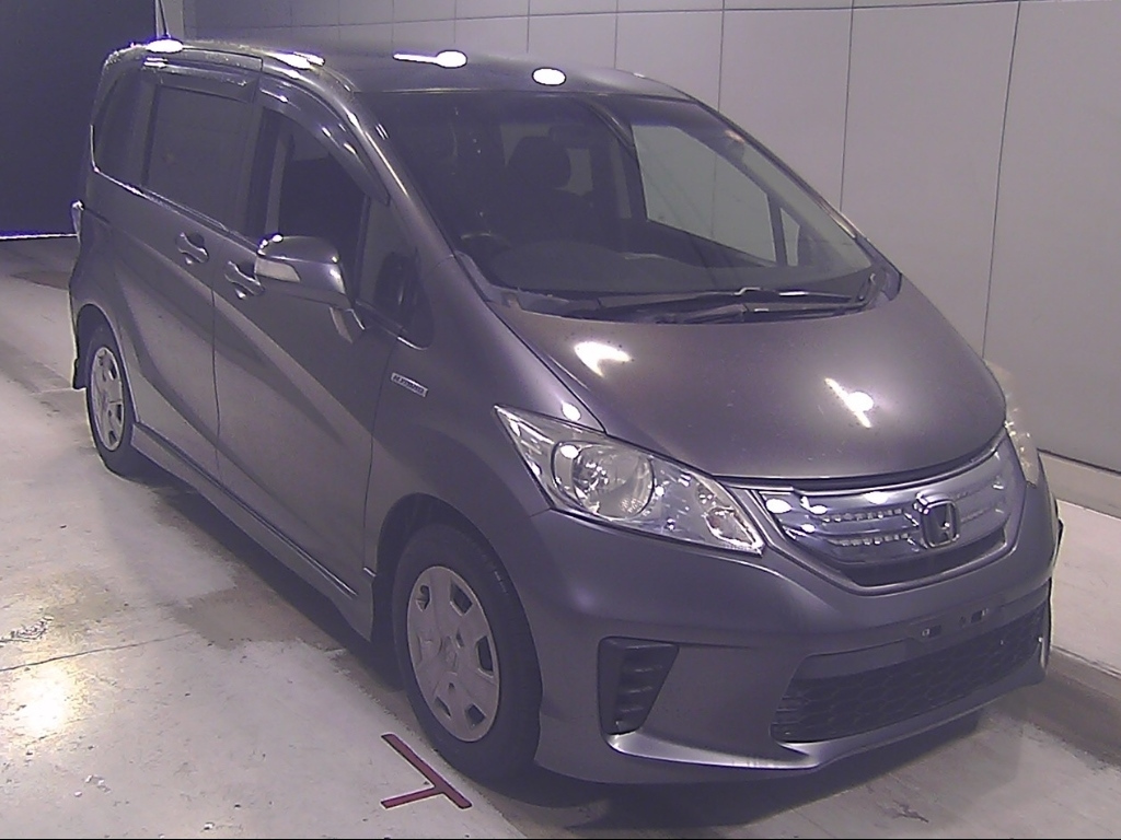 HONDA FREED — фото