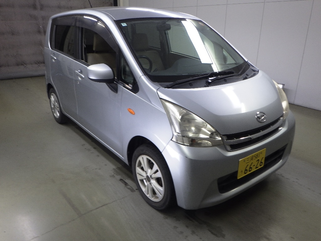 DAIHATSU MOVE — фото