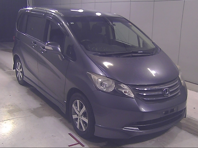 HONDA FREED — фото