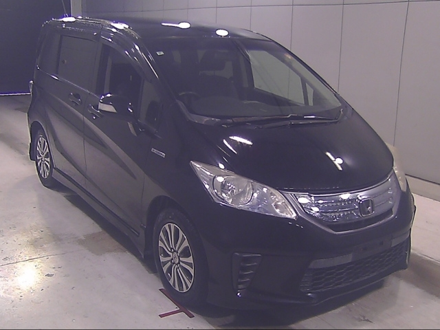 HONDA FREED — фото