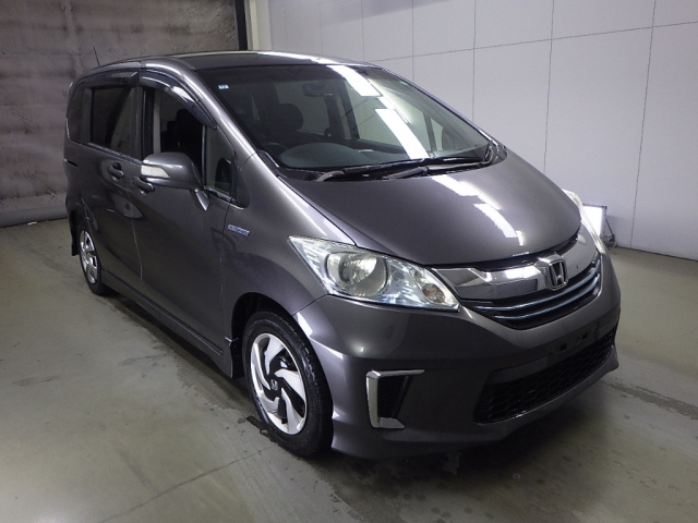HONDA FREED — фото