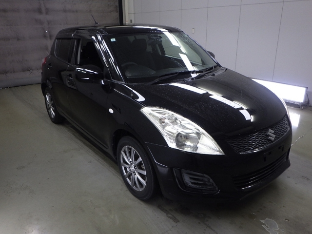 SUZUKI SWIFT — фото