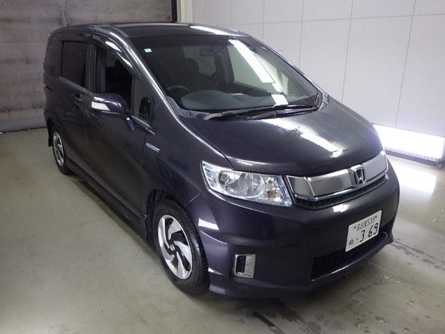 HONDA FREED — фото