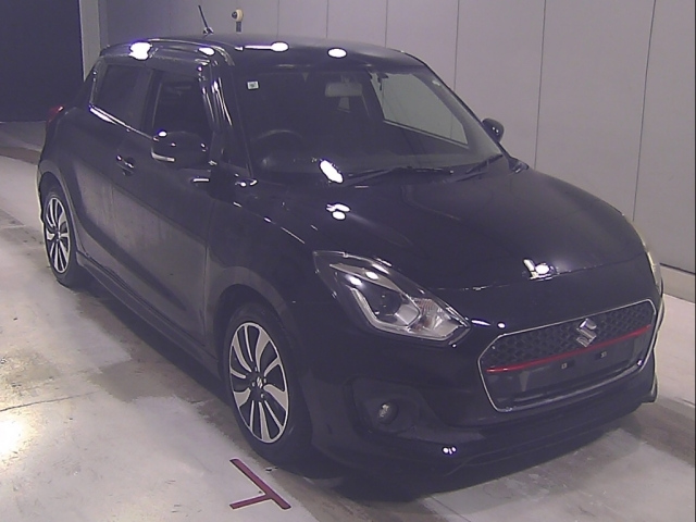 SUZUKI SWIFT — фото