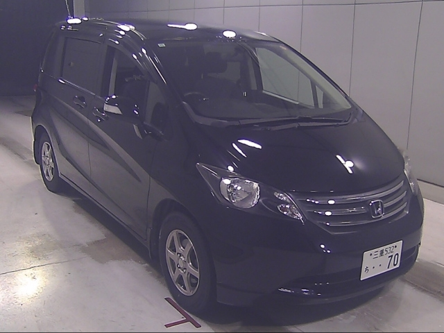 HONDA FREED — фото