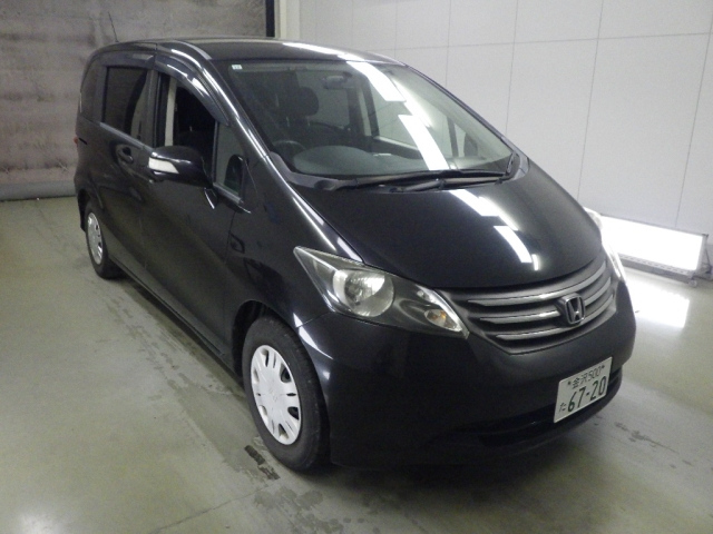 HONDA FREED — фото