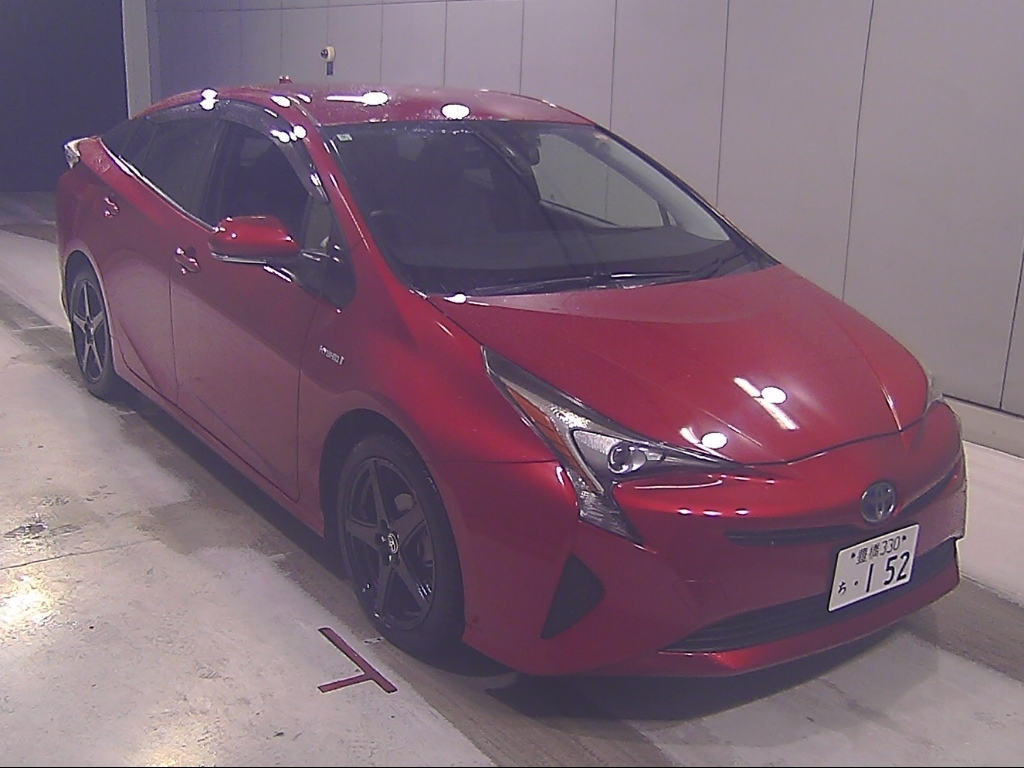 TOYOTA PRIUS — фото