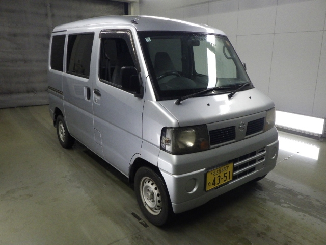 NISSAN CLIPPER — фото