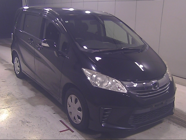 HONDA FREED — фото