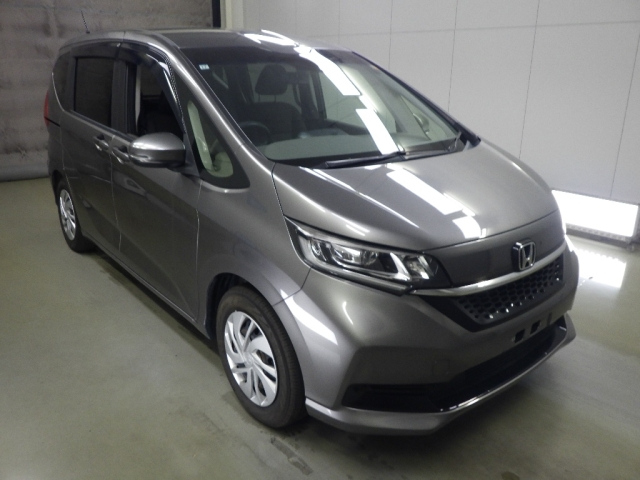 HONDA FREED — фото