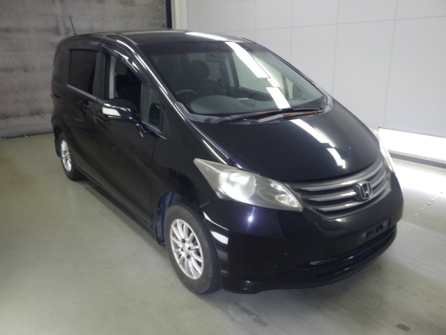 HONDA FREED — фото