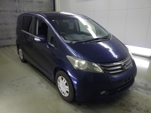 HONDA FREED — фото
