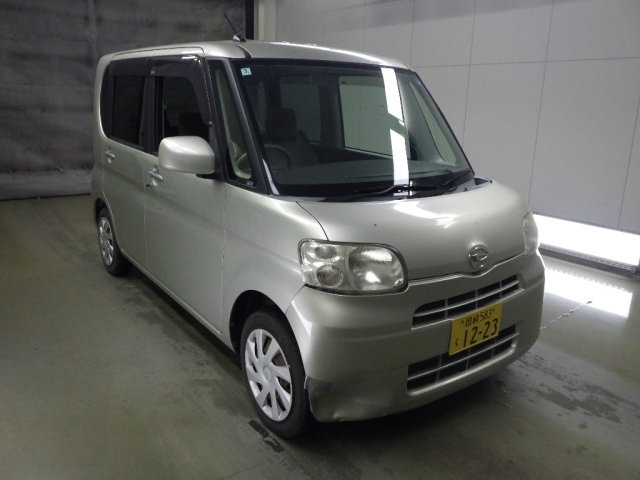 DAIHATSU TANTO — фото