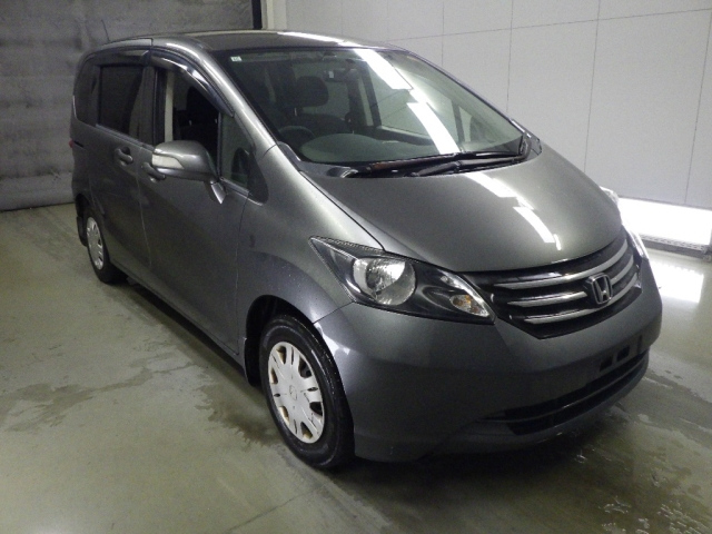 HONDA FREED — фото