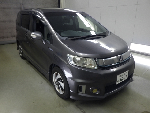 HONDA FREED — фото