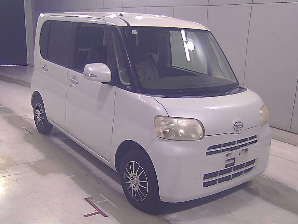DAIHATSU TANTO — фото