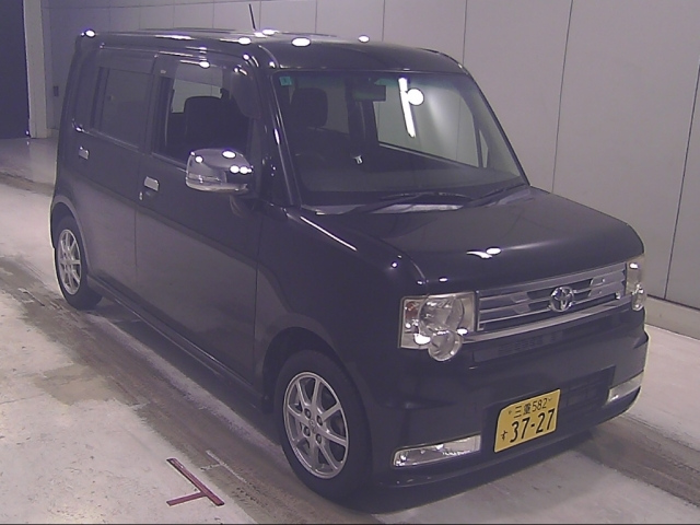 TOYOTA PIXIS — фото