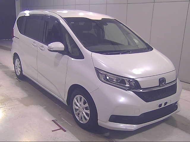 HONDA FREED — фото