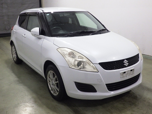 SUZUKI SWIFT — фото