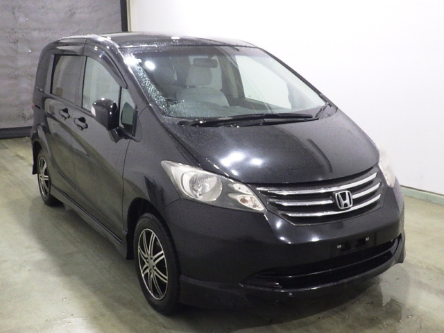 HONDA FREED — фото